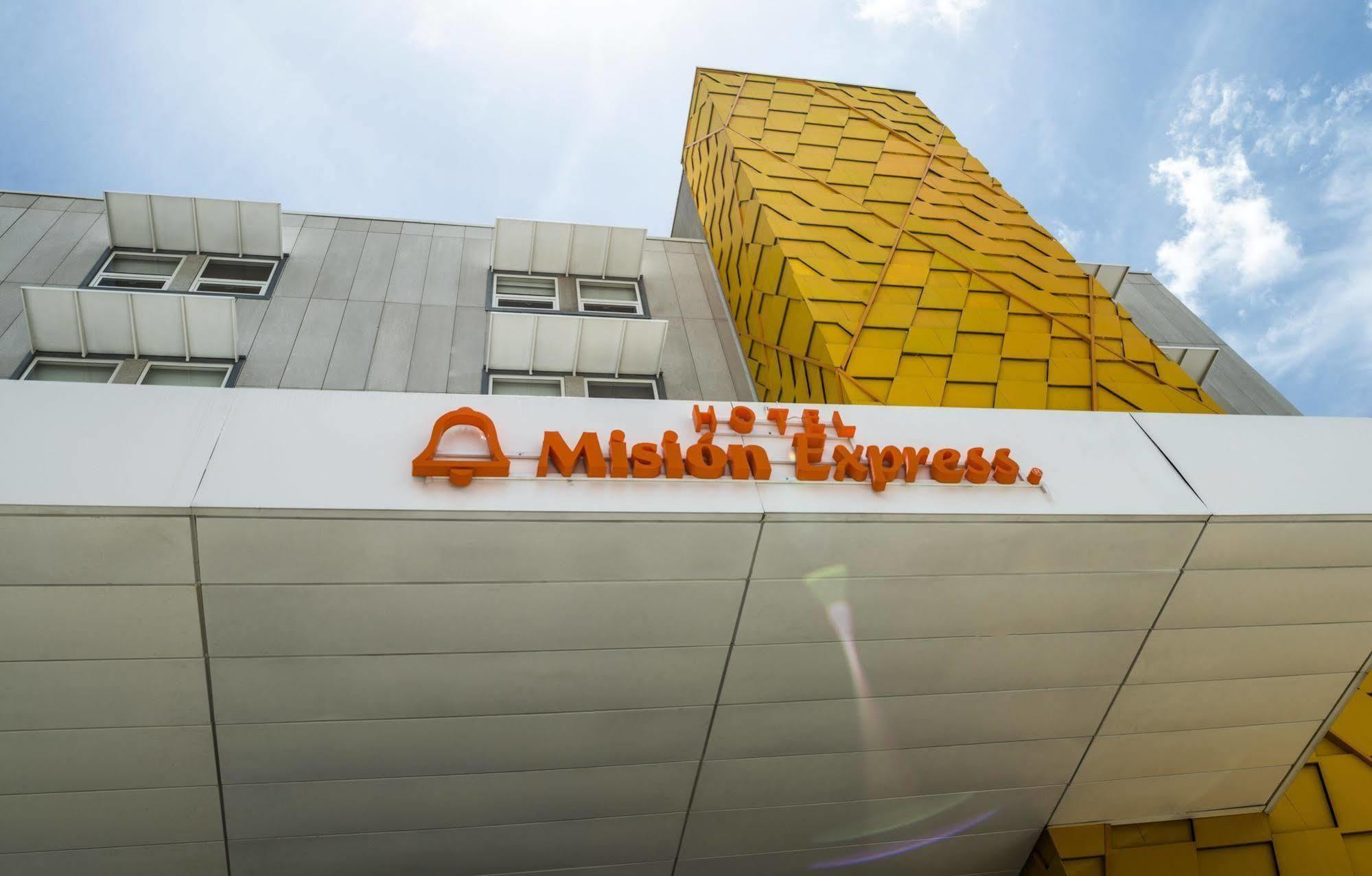 Mision Express Queretaro Hotel Luaran gambar